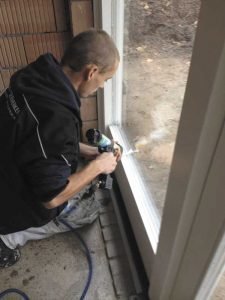 Glaszetters Winterswijk ruit afkitten